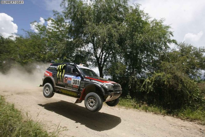 X-Raid-Dakar-2011-Stage1-08-655x437.jpg