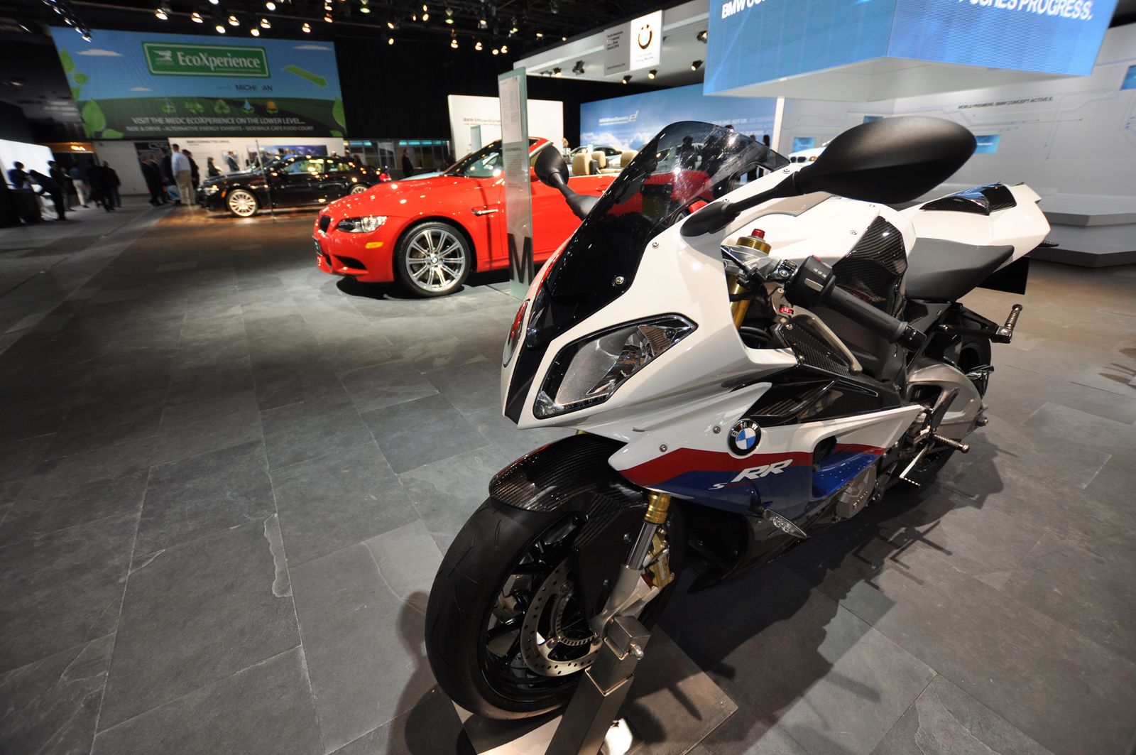 BMW's 2010 S1000RR superbike - full details released